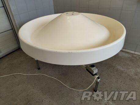 Hartmann Clip machine turntable conveyor container